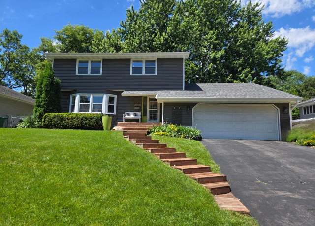 Property at 2917 Edgewood Ave N, Crystal, MN 55427, 4 beds, 2 baths