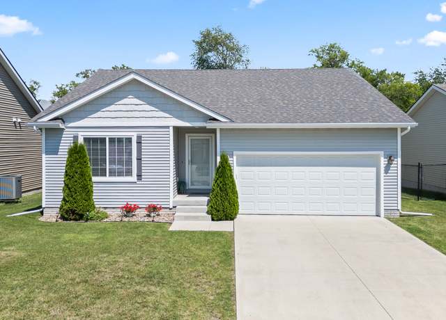 Property at 4315 E 48th St, Des Moines, IA 50317, 4 beds, 3 baths