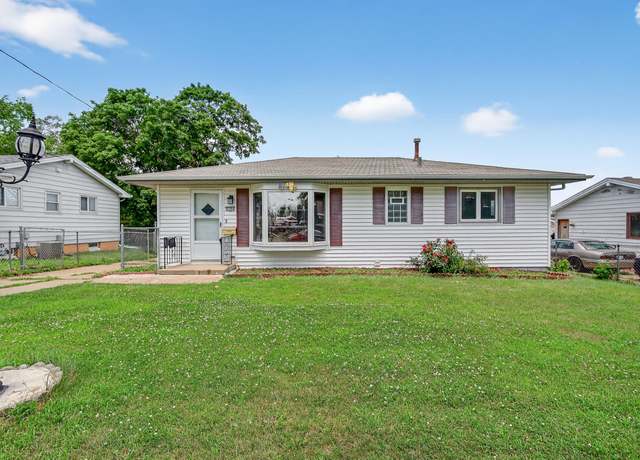 Property at 2704 Wedgewood Rd, Des Moines, IA 50317, 3 beds, 1 bath
