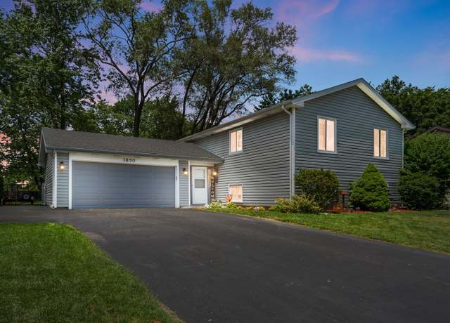 Property at 3850 Seaview Dr, Hanover Park, IL 60133, 5 beds, 3 baths