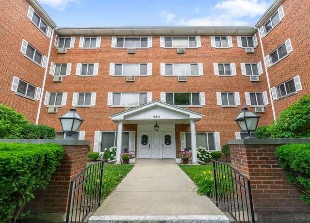 Property at 950 Washington Blvd #206, Oak Park, IL 60302, 1 bed, 1 bath