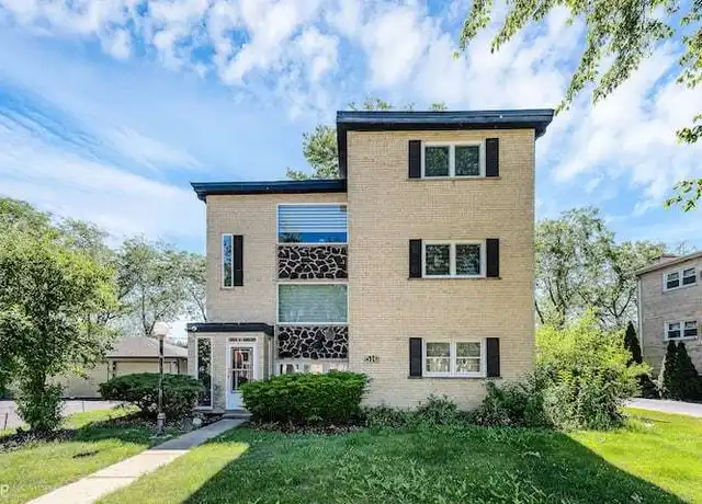 Property at 516 Ida Ct Unit 1, Mt Prospect, IL, 60056, 3 beds, 1.5 baths, [object Object]