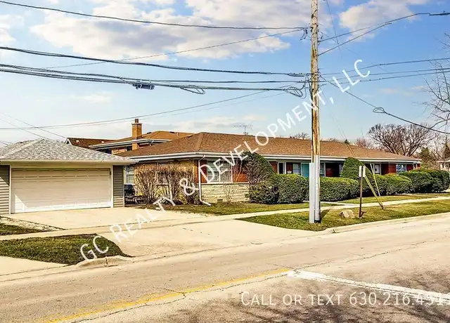 Property at 4400 Gilbert Ave Unit B, Western Springs, IL, 60558, 3 beds, 2 baths, [object Object]